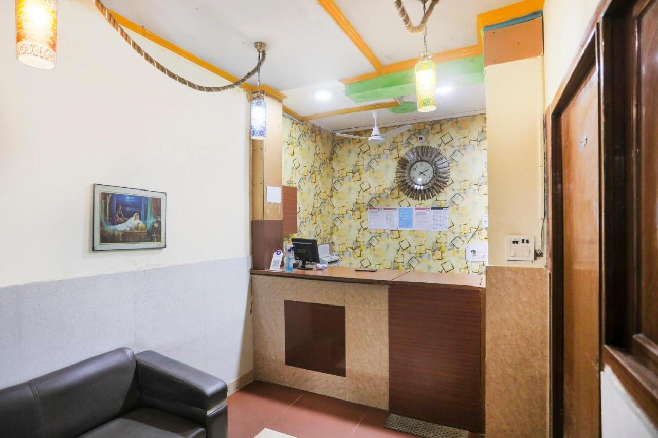 Oyo 74656夸迪斯酒店 Kālkāji Devi 外观 照片